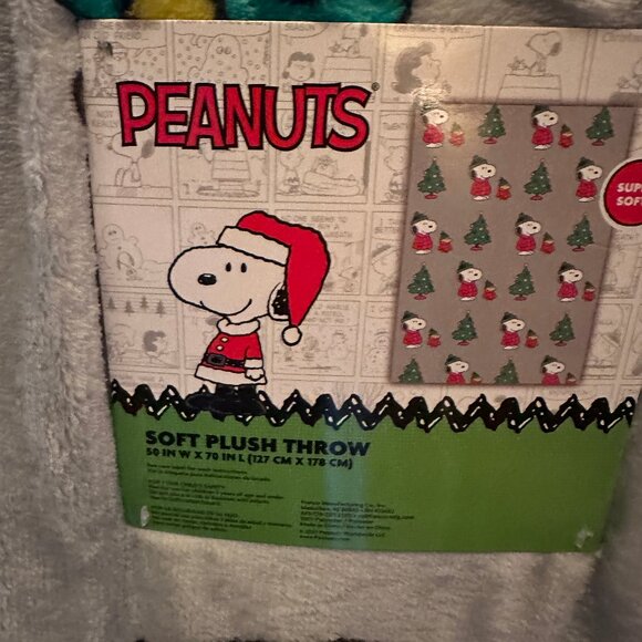 Peanuts Snoopy Puffer Jacket Woodstock Puffy Coat Soft Throw Blanket NWT 50x70” - Picture 2 of 3